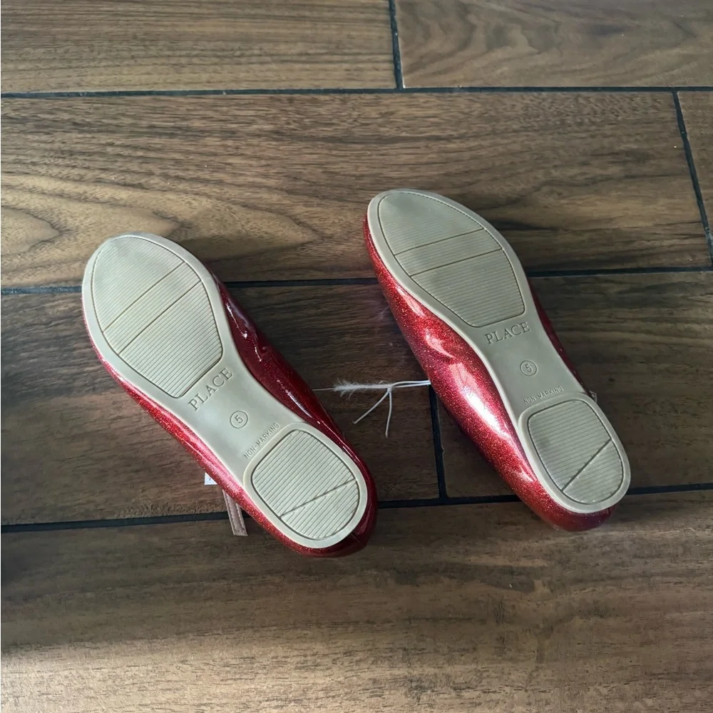 The Children's Place Red sparkly Mary Jane flats size 5 youth